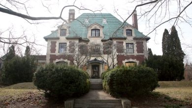 Photo of The abandoned Traxler Mansion in Dayton, Ohio